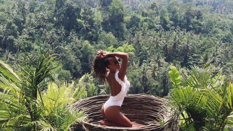 Чар или бедствие: Николета свали банския в Бали