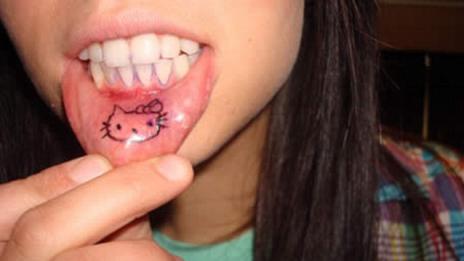 Най-дискретните татуировки – на вътрешната страна на устните