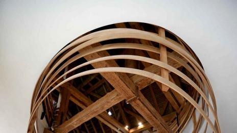 Уникален хотел в конеферма изникна в Страсбург