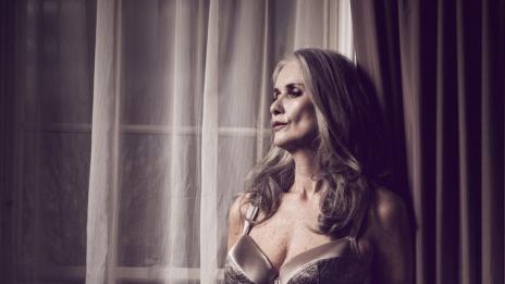 56-годишният модел на бельо