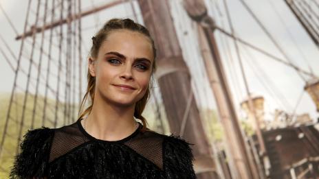 За сериозна връзка мъжете предпочитат жени с дебели вежди