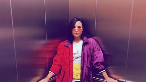 Деми Ловато заложи на късо каре