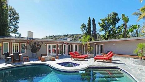 Джо Манганиело си спечели честта да живее в Холивуд хилс