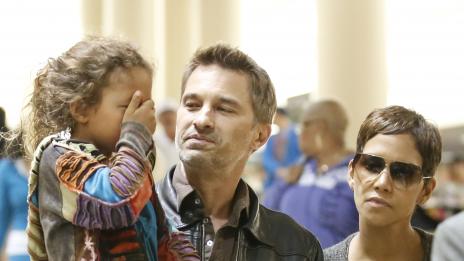 Оливие Мартинес катастрофира с доведената си дъщеря