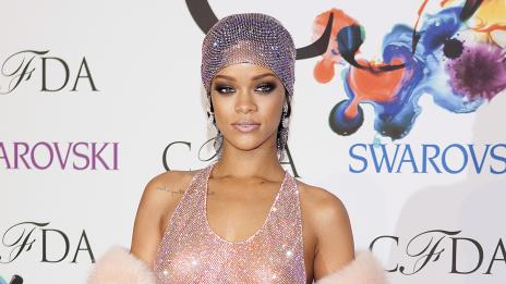 Забраниха реклама с Риана във Великобритания