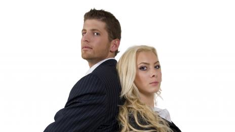 Когато тя изкарва повече от вас