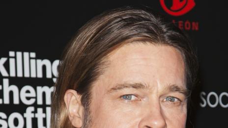 Брад Пит засипва с любов Анджелина Джоли