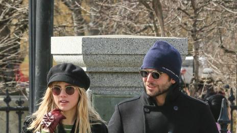 Брадли Купър показа новото си гадже