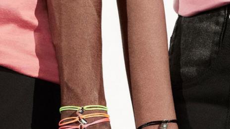 За добрата кауза: Гривни Louis Vuitton