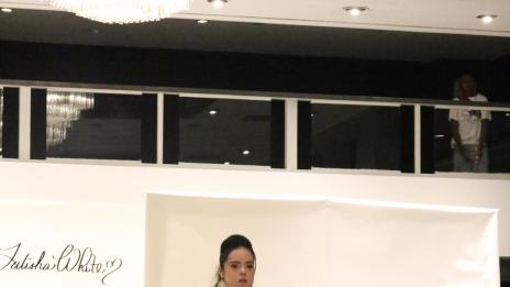 Момиче със синдром на Даун на Нюйоркската седмица на модата