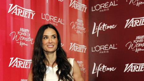 Деми търси помощ от Мадона