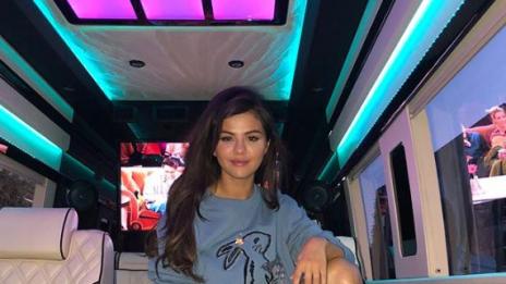 Селена плаща по 300 долара на час за пилатес