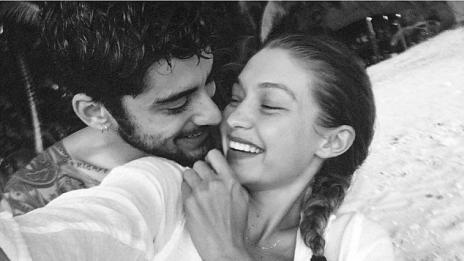 Джиджи и Зейн в затрогващо селфи