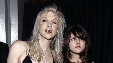 Щерката на Кобейн се сгодила за негово копие (снимки)