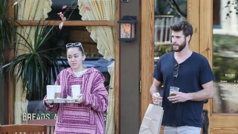 Слух или истина: Майли Сайръс и Лиъм Хемсуърт с тайна луда сватба