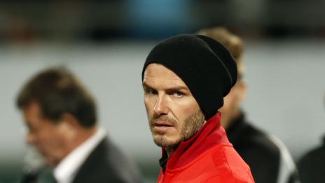 Дейвид брани ревностно дистанционното у дома