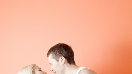 Защо мъжете искат секс сутрин, а жените…