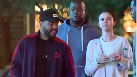 Като децата: Селена Гомес и The Weeknd в Дисниленд