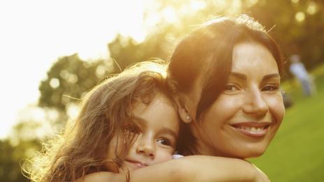 Защо е важна връзката между майка и дъщеря