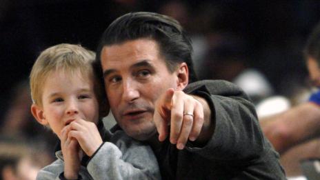 Детето на Били Болдуин счупило прозореца на Дон Джонсън