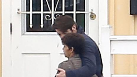 Хали Бери показва топли чувства към колегата си Горан Вишнич