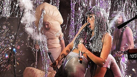 Гаджето на Майли е „виновникът“ за безкрайните ѝ купони