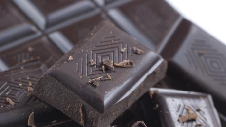 Яжте черен шоколад за здраво сърце