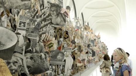 Гора от изрезки показва историята на САЩ