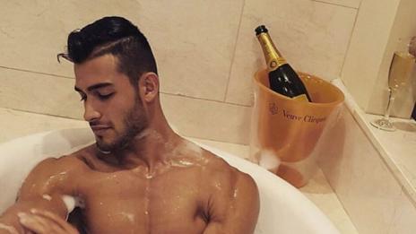 Мъжът до Бритни – беден, но секси