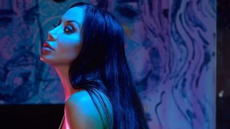 Порнозвезда плати 380 000 долара, за да стане секс робот