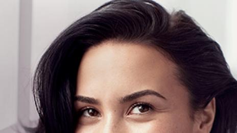 Отговаря ли на стандартите за красота Деми Ловато?