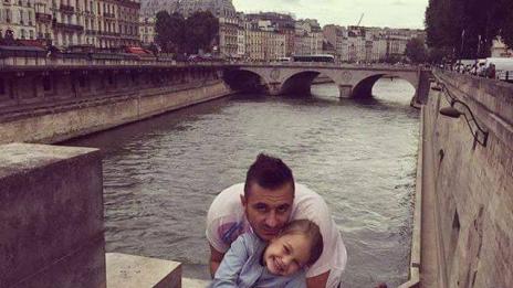 Коцето се обясни в любов на дъщеря си