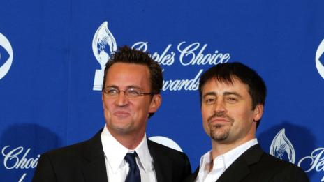 Анистън не покани на сватбата си "приятелите" Матю Пери и Мат Лебланк