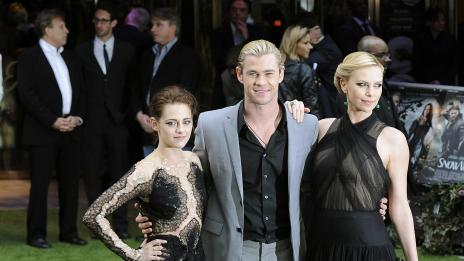 Чарлийз Терон намрази Кристен Стюарт