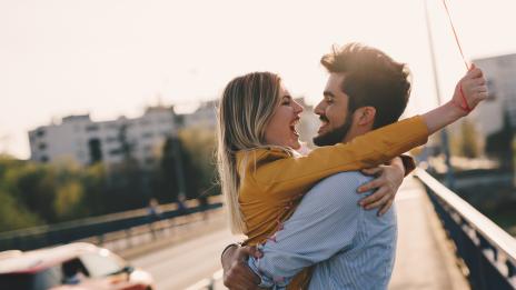 Идеалът за жена: По-добре да не е много умна