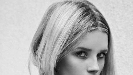 Сестрата на Кейт Мос тръгва по нейните стъпки