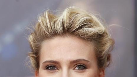 Скарлет е на път към олтара