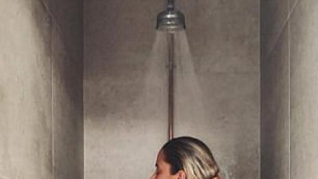 Манията по голямо дупе: Трансформацията на дизайнерка на бельо