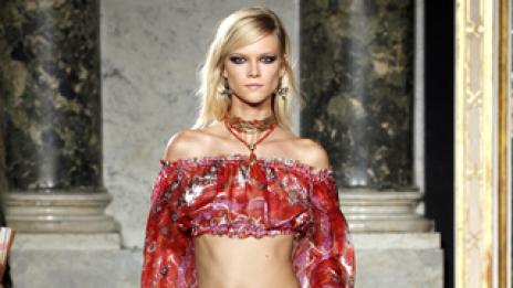 Стилните, секси циганки на Emilio Pucci