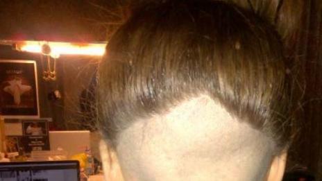 Гага се обръсна