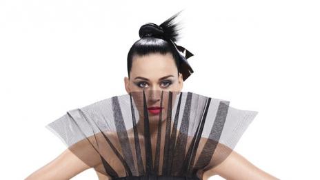 Кейти Пери като поп арт версия на Елизабет Тейлър