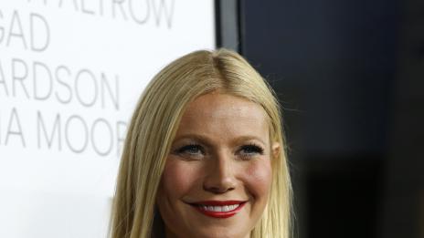 Гуинет Полтроу трепери от страх в скъпите си обувки