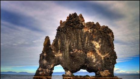 Огромни останки от вулкан като гигантски динозавър