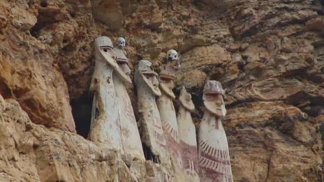 Странните саркофази на чачапойците