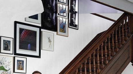 Нийл Патрик Харис показва дома си в Харлем