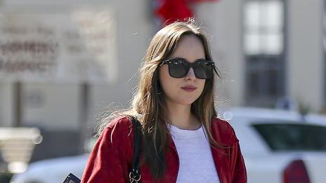 50 нюанса рок: Дакота Джонсън пристана на Крис Мартин