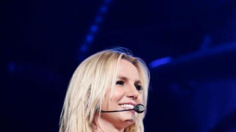 Бритни Спиърс направи серенада на бодигарда си пред 7 800 души