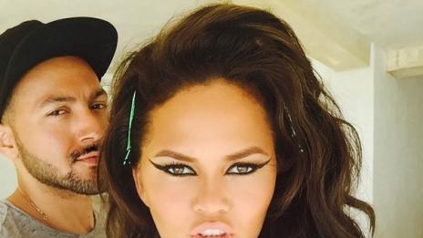 Криси Тейгън стана брюнетка