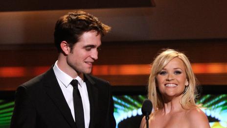 Рийз и Робърт се забавляват на награди