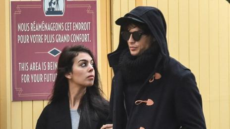 Уж Роналдо е гей, а се появи инкогнито с нова красавица